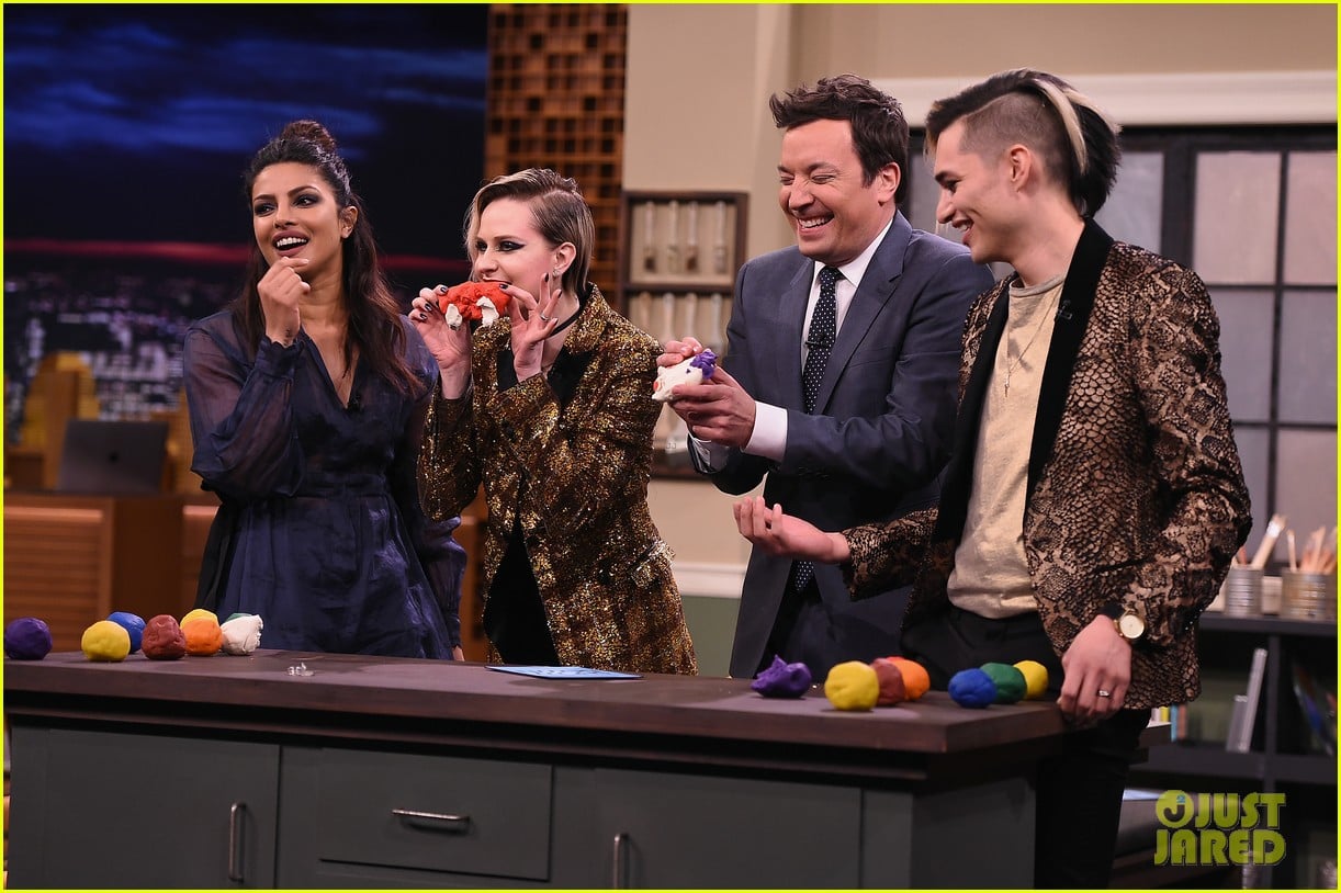 Priyanka Chopra & Evan Rachel Wood Face Off Against Jimmy Fallon In