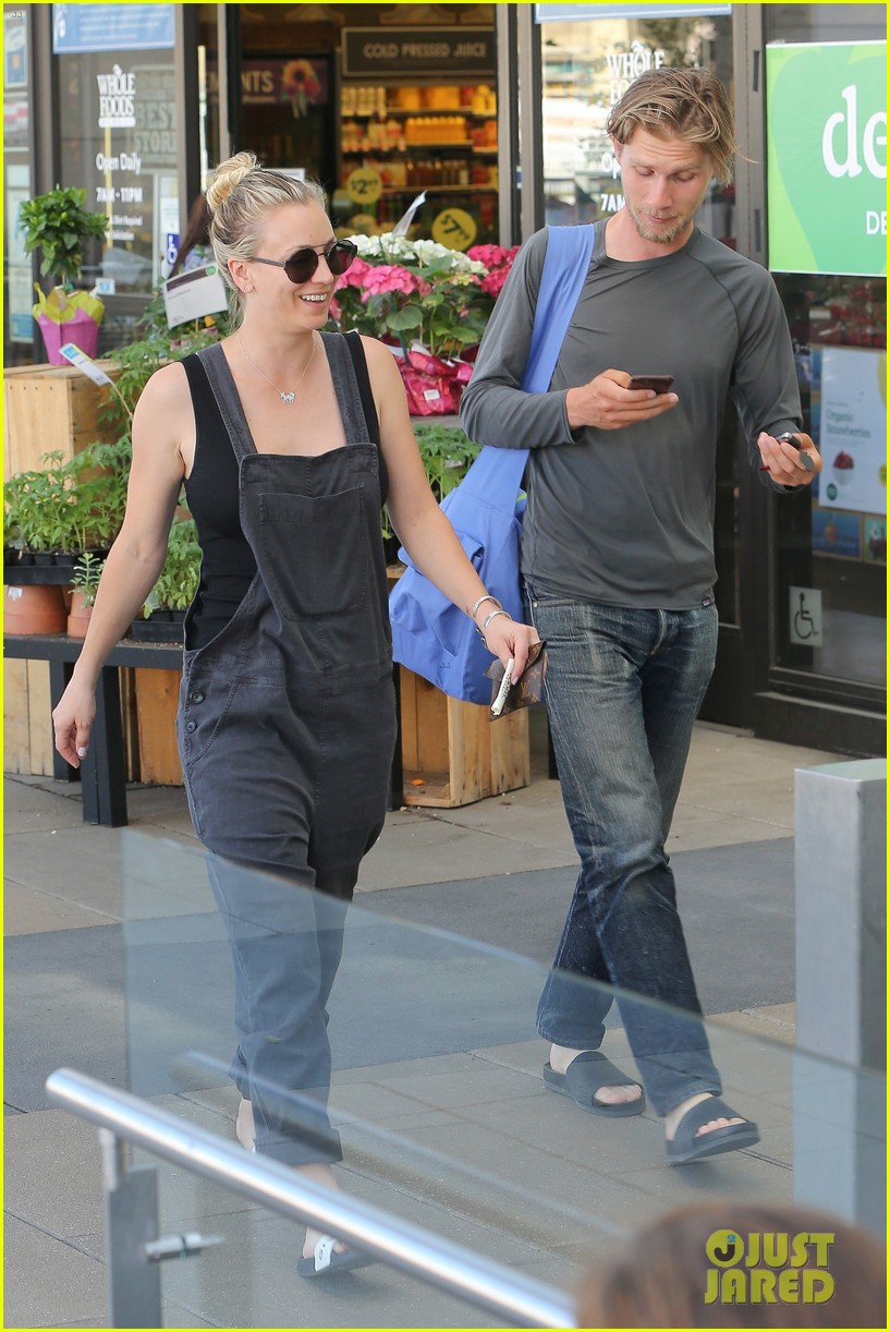 Kaley Cuoco's Boyfriend Karl Cook Reveals Her Hidden Talent! Photo 3873592 Kaley Cuoco