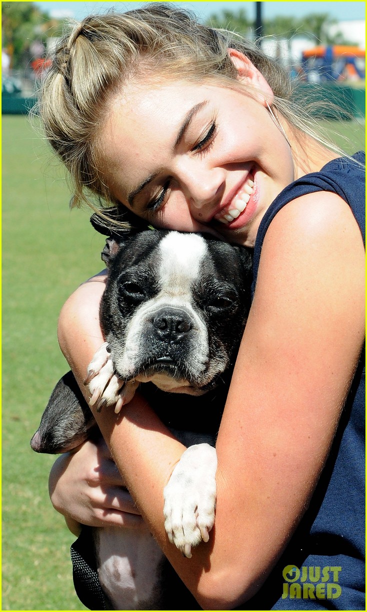 Kate Upton & Fiance Justin Verlander Host Pet Adoption Event! Photo