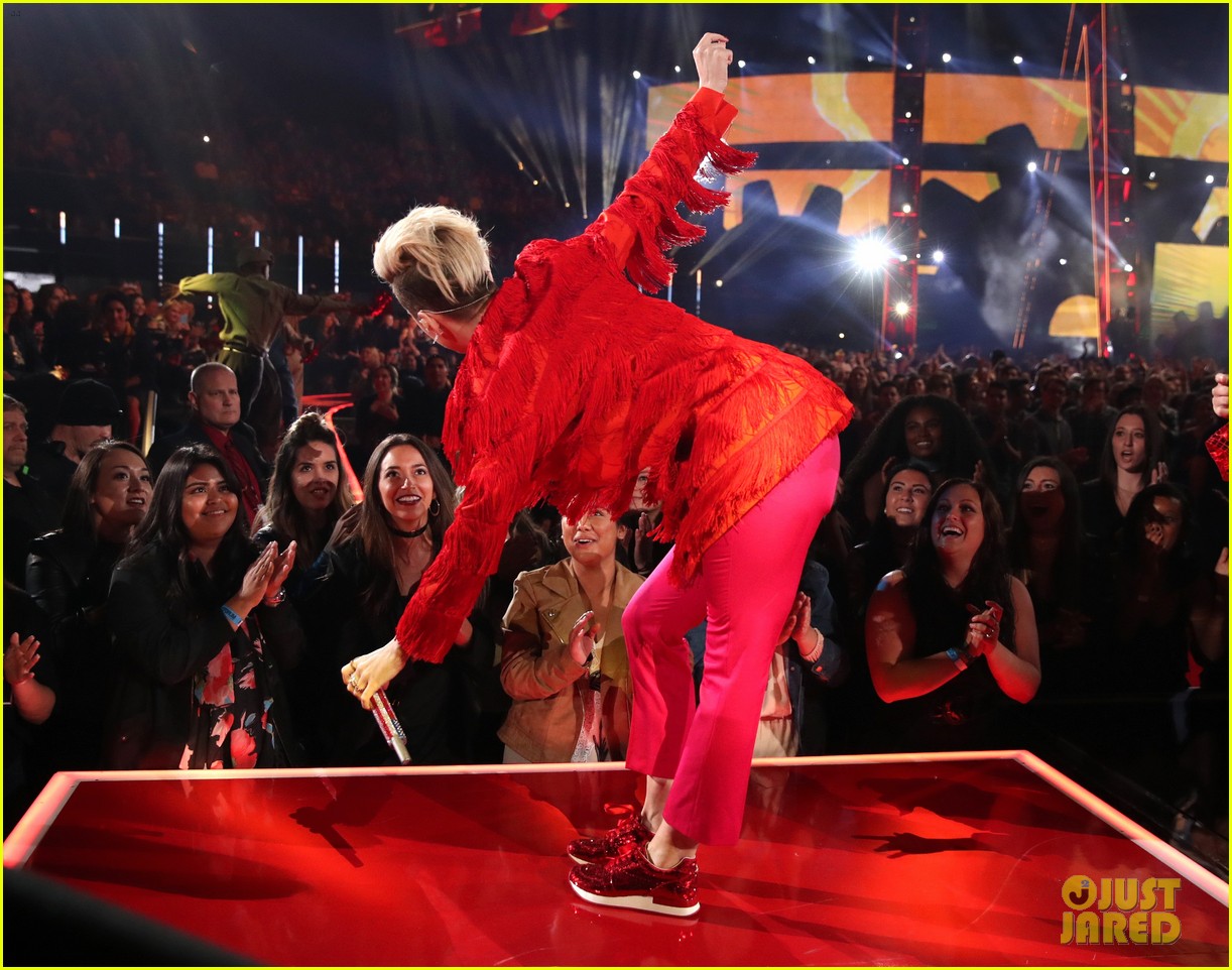 Katy Perry Opens iHeartRadio Music Awards 2017 Watch Here! Photo