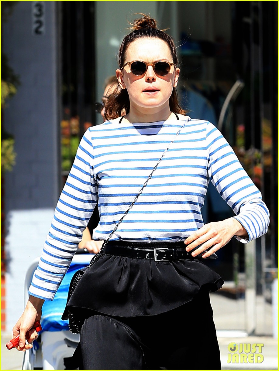 Daisy Ridley Grabs Lunch with Friends in Beverly Hills: Photo 3878523 ...