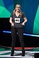 kate winslet gives inspiring speech about body shaming believing in yourself at we day 02
