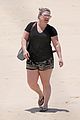 Kelly Clarkson Hits the Beach for Her Birthday Weekend! 