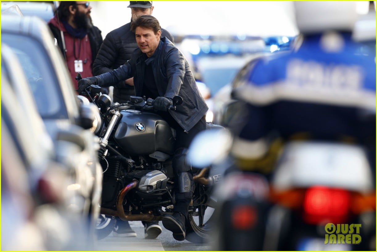 tom cruise motorcycle mission impossible 5
