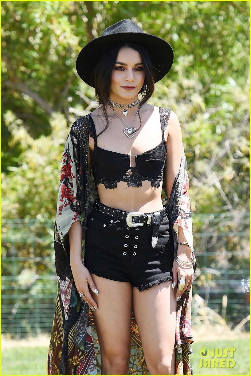 Vanessa Hudgens Arrives at Coachella 2017 See Pics of Her Outfit