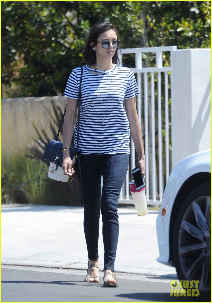 Nina Dobrev Isn't Afraid to Go Makeup Free on Social Media!: Photo