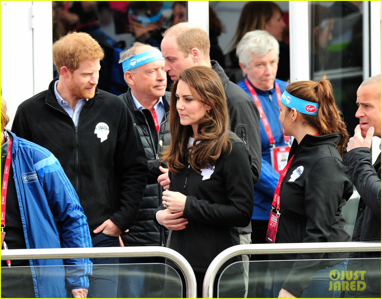 Prince William Gets Drenched in Water at London Marathon Photo 3889734