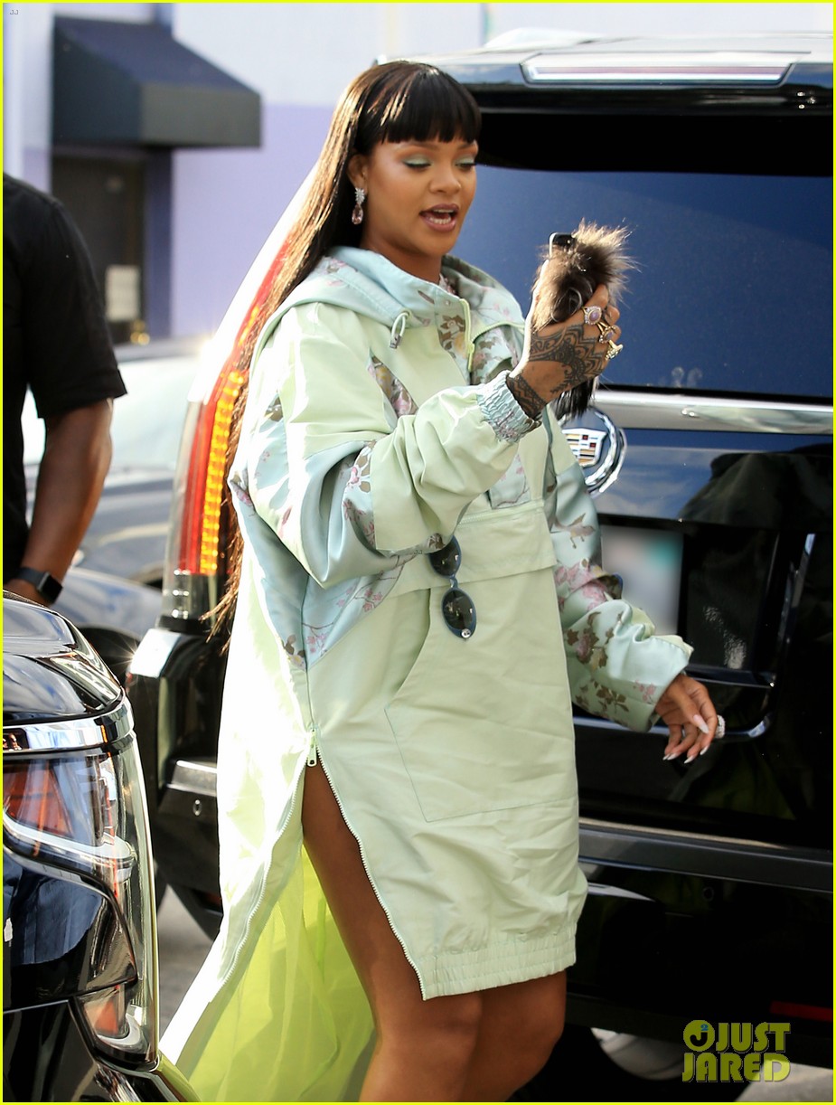 Rihanna Opens Her Fenty X Puma Pop-Up Shop in Hollywood!: Photo 3887817 |  Rihanna Pictures | Just Jared