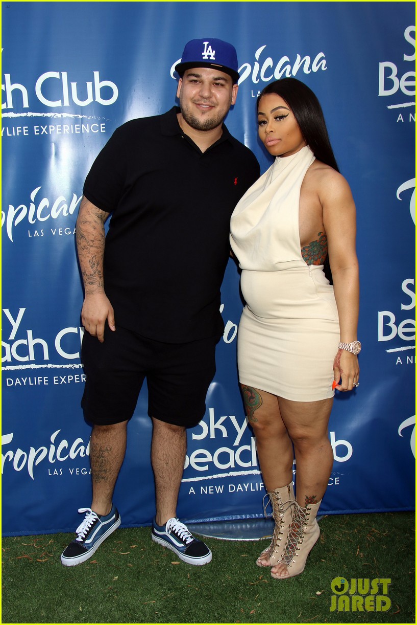 Rob Kardashian Kisses Blac Chyna in New Snapchat Video Photo 3880870