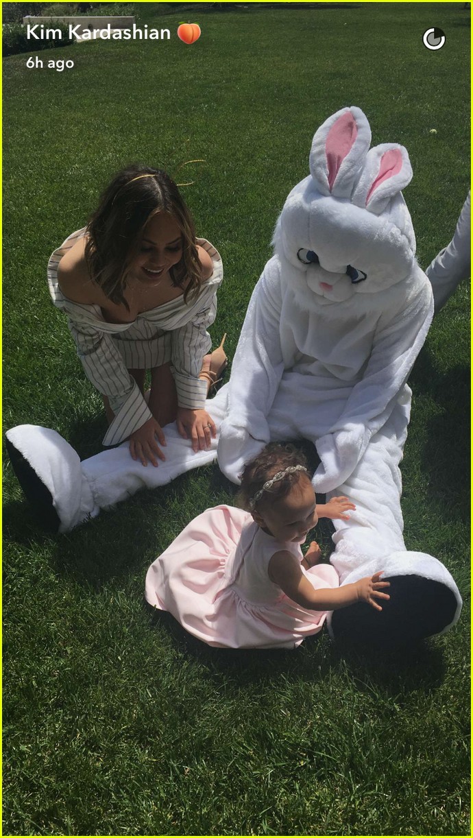 Kanye West & John Legend Dress Up as the Easter Bunny! Photo 3886995(01)