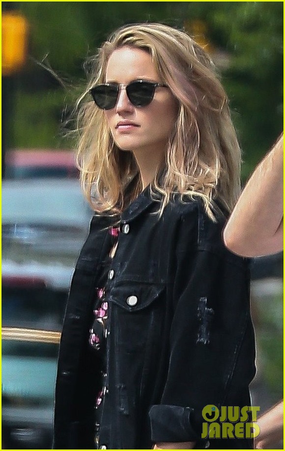 Dianna Agron & Hubby Winston Marshall Hang Out in NYC: Photo 3906550