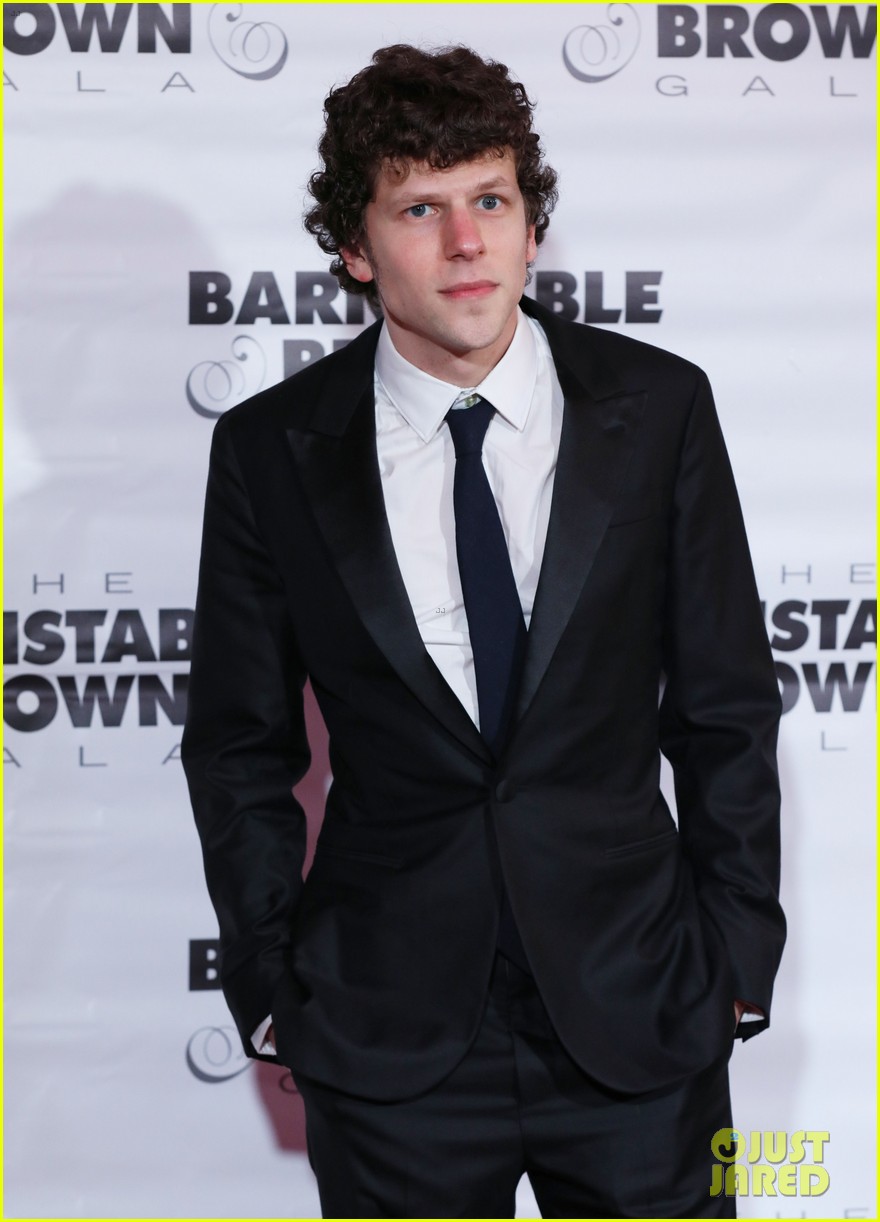 Stephen Amell & Justin Hartley Suit Up for Kentucky Derby Party Photo