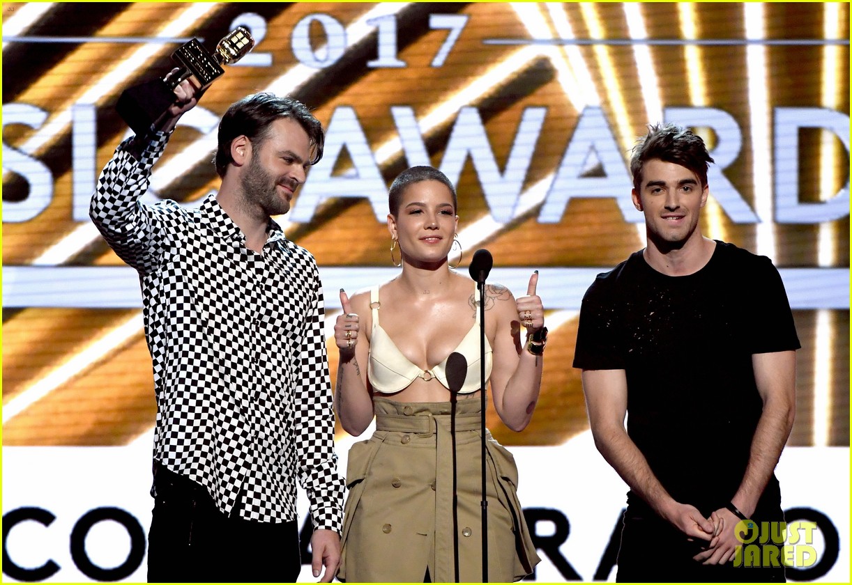The Chainsmokers' Billboard Music Awards 2017 Performance Video Watch