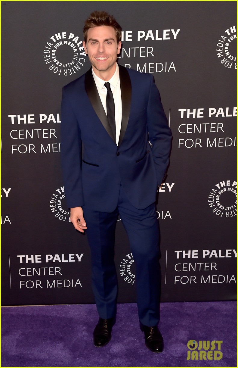 &lsquo;Dirty Dancing&rsquo; Cast Premieres Movie & Soundtrack - Stream, Download