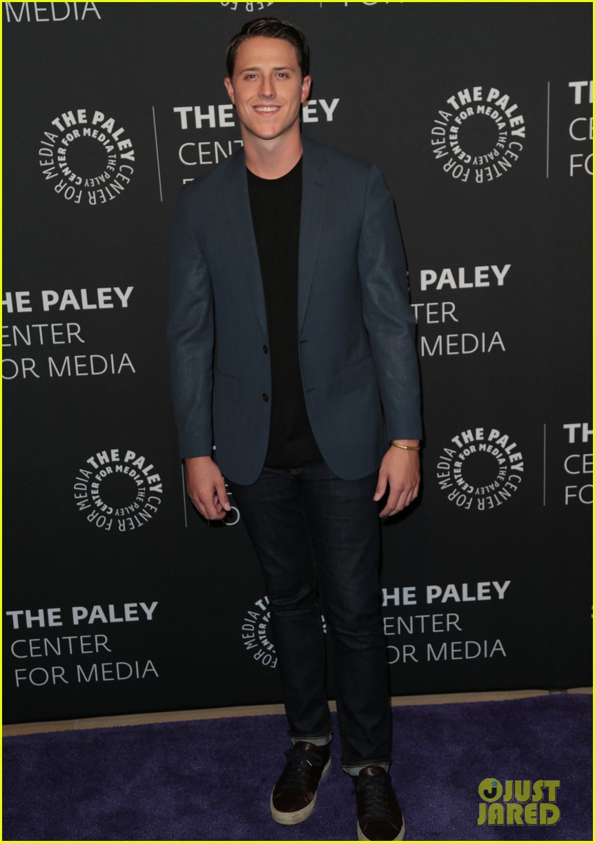 &lsquo;Dirty Dancing&rsquo; Cast Premieres Movie & Soundtrack - Stream, Download