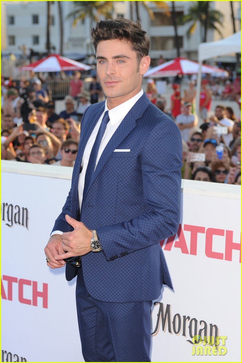 Zac Efron Suits Up for the 'Baywatch' Premiere in Miami Photo 3898508