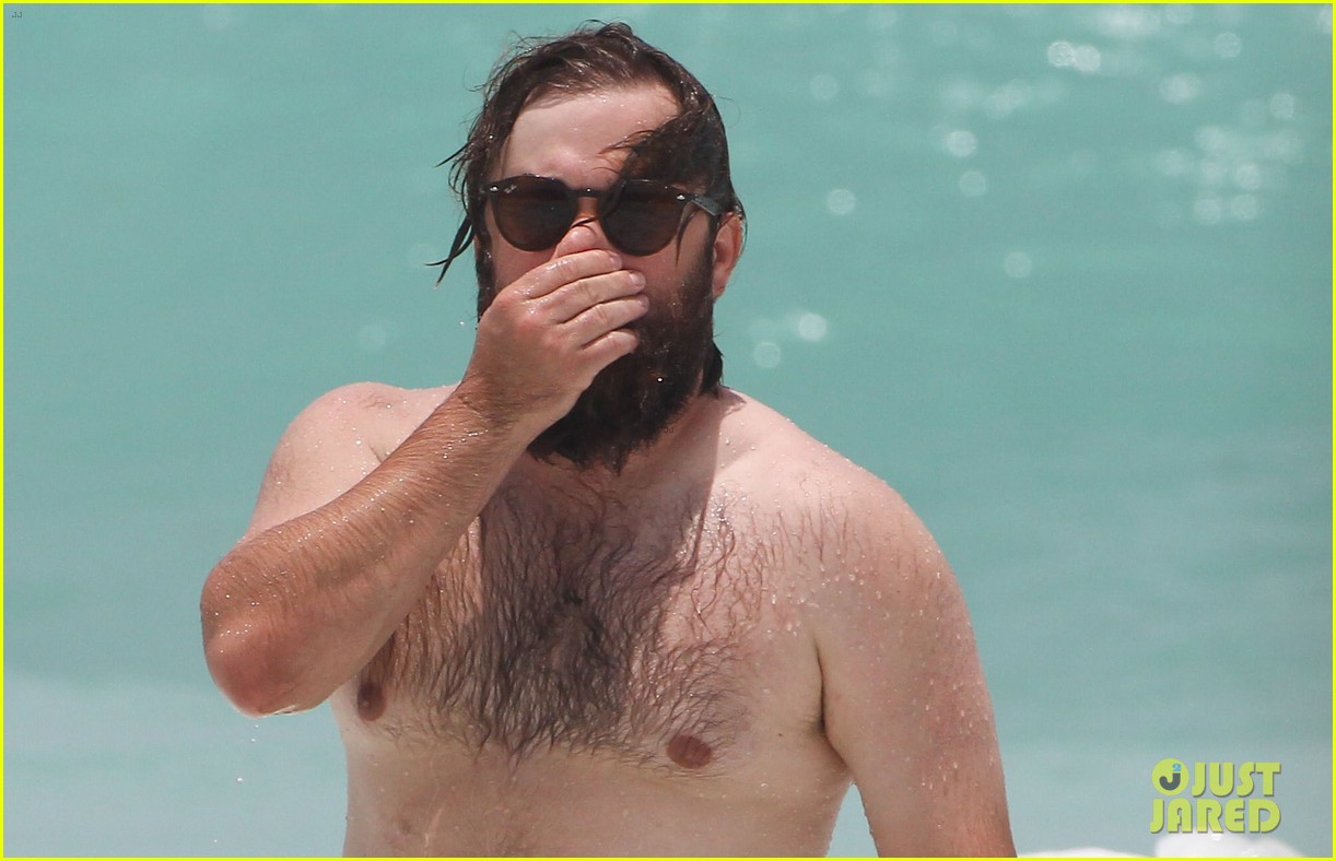 Haley Joel Osment Goes Shirtless During Beach Vacation!: Photo 3906248
