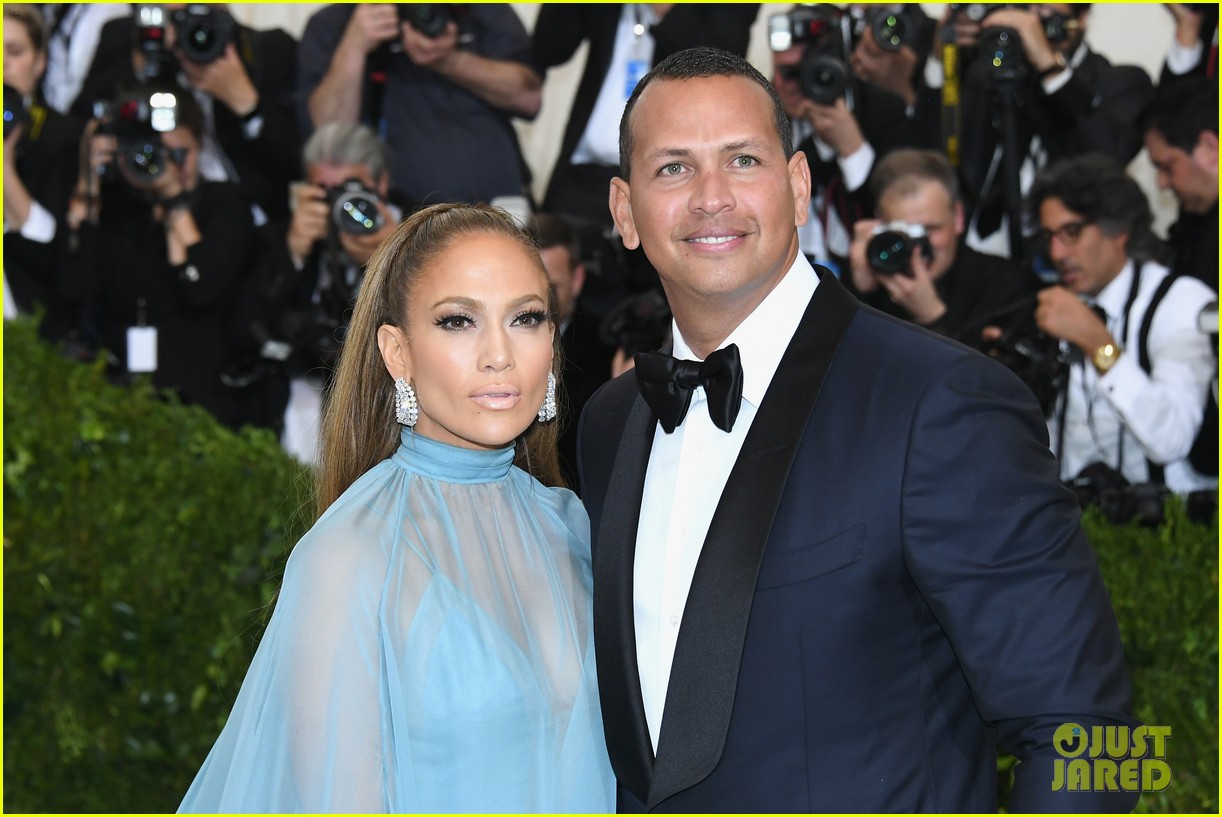 Met Gala 2017 Full Celebrity Guest List, Plus Red Carpet Pics! Photo