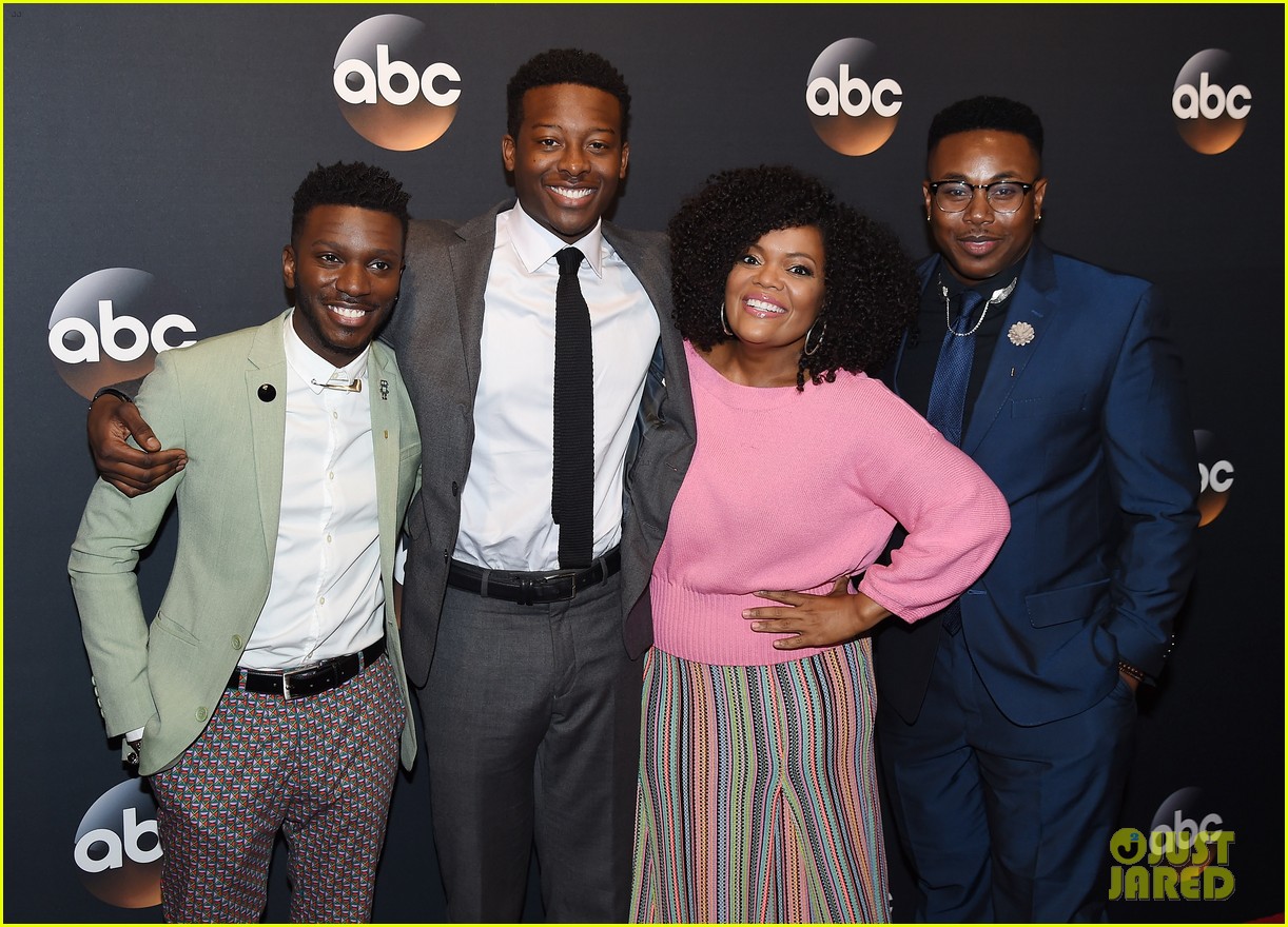 Lea Michele, Zach Braff, & Jenna Fischer Bring Their New Shows to ABC