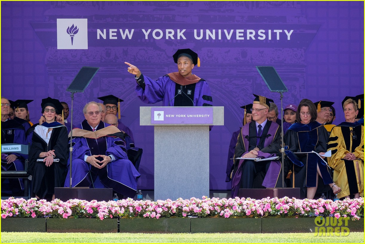 Photo pharrell williams nyu commencement speech 14 Photo 3900549