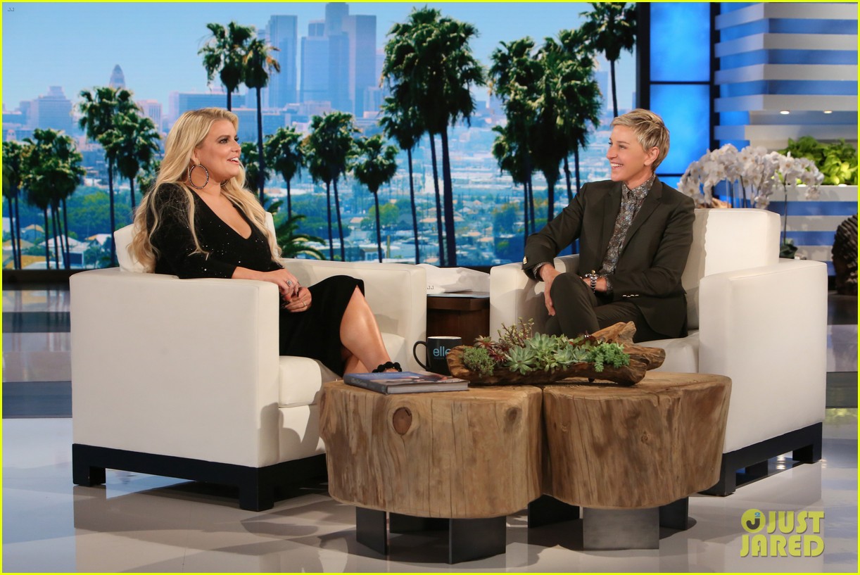 Jessica Simpson Is Bad with Numbers, Exhuasts Ellen DeGeneres During Funny  Interview (Video): Photo 3903671 | Ellen DeGeneres, Jessica Simpson  Pictures | Just Jared
