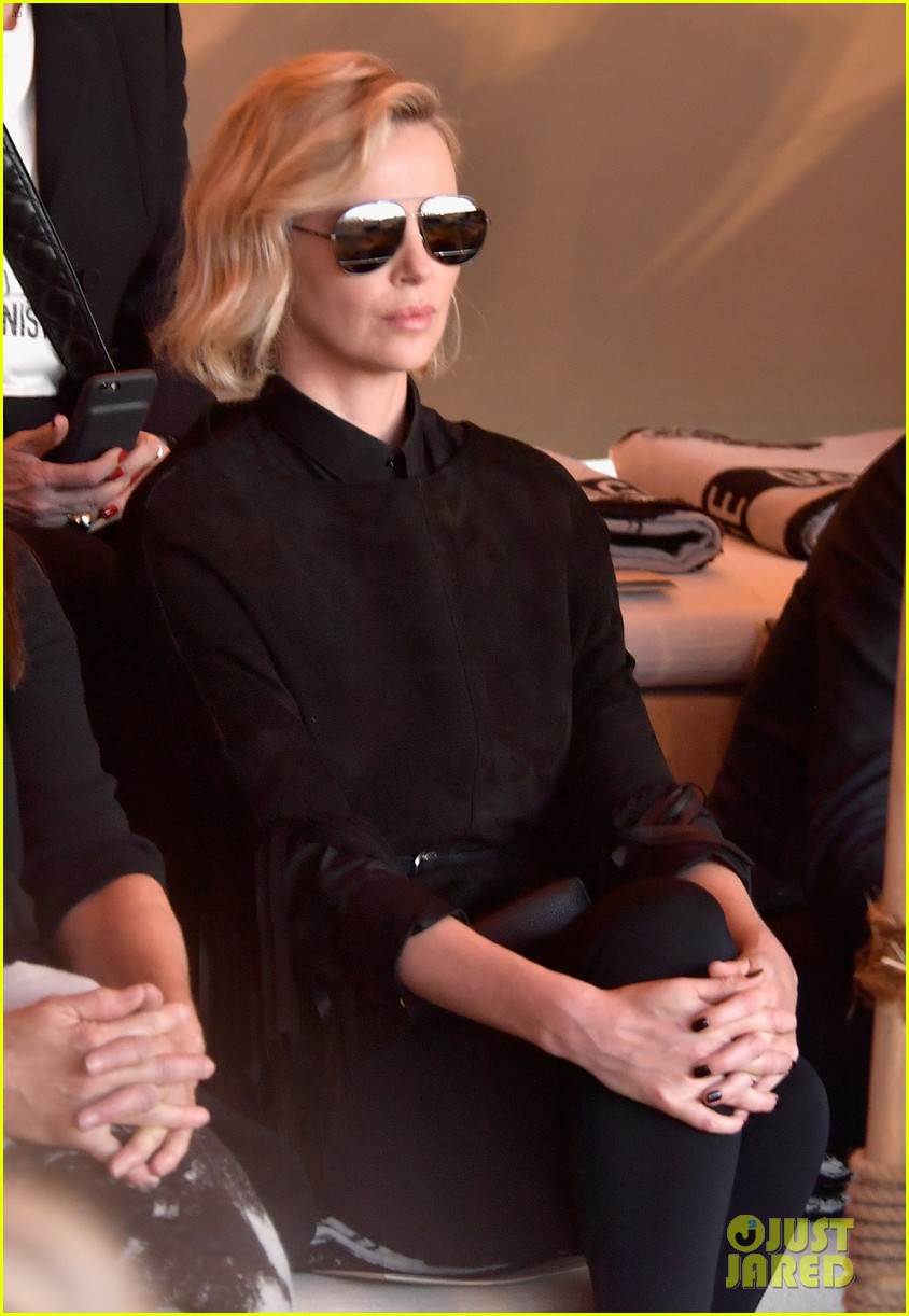 Charlize Theron, Brie Larson & Kiernan Shipka Represent The Blondes At