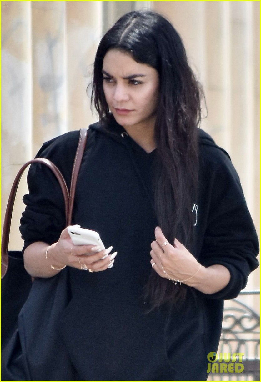 Vanessa Hudgens Baby Daddy