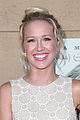 anna camp hubby skylar astin couple up at the hero premiere 06