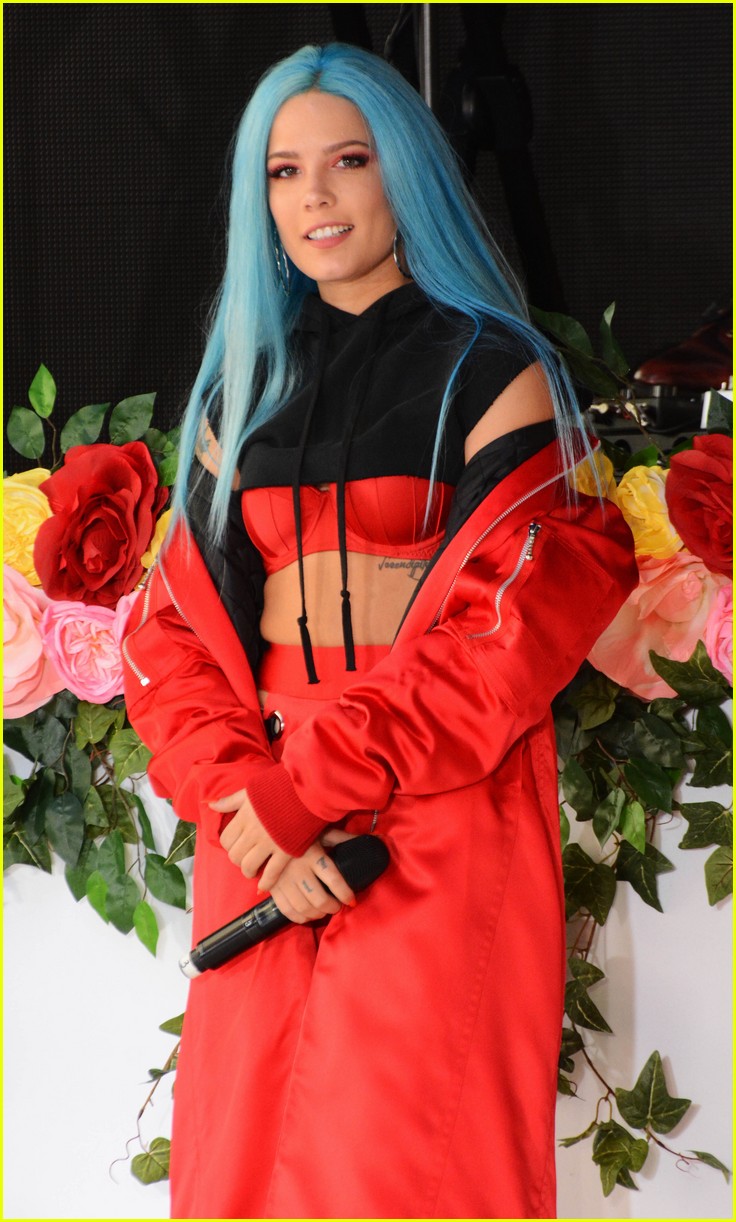 Halsey Performs 'Eyes Closed/Now or Never' Medley on 'Late Show,' Spray