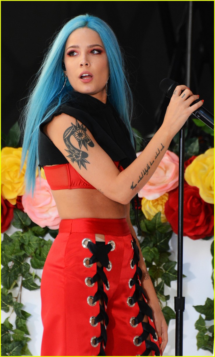 Halsey Performs 'Eyes Closed/Now or Never' Medley on 'Late Show,' Spray Paints Ghost Bride