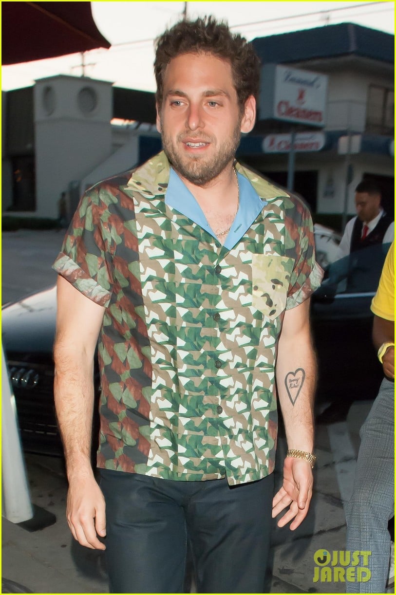 Jonah Hill Shows Off Svelte Look While Dining at Craig’s: Photo 3919366