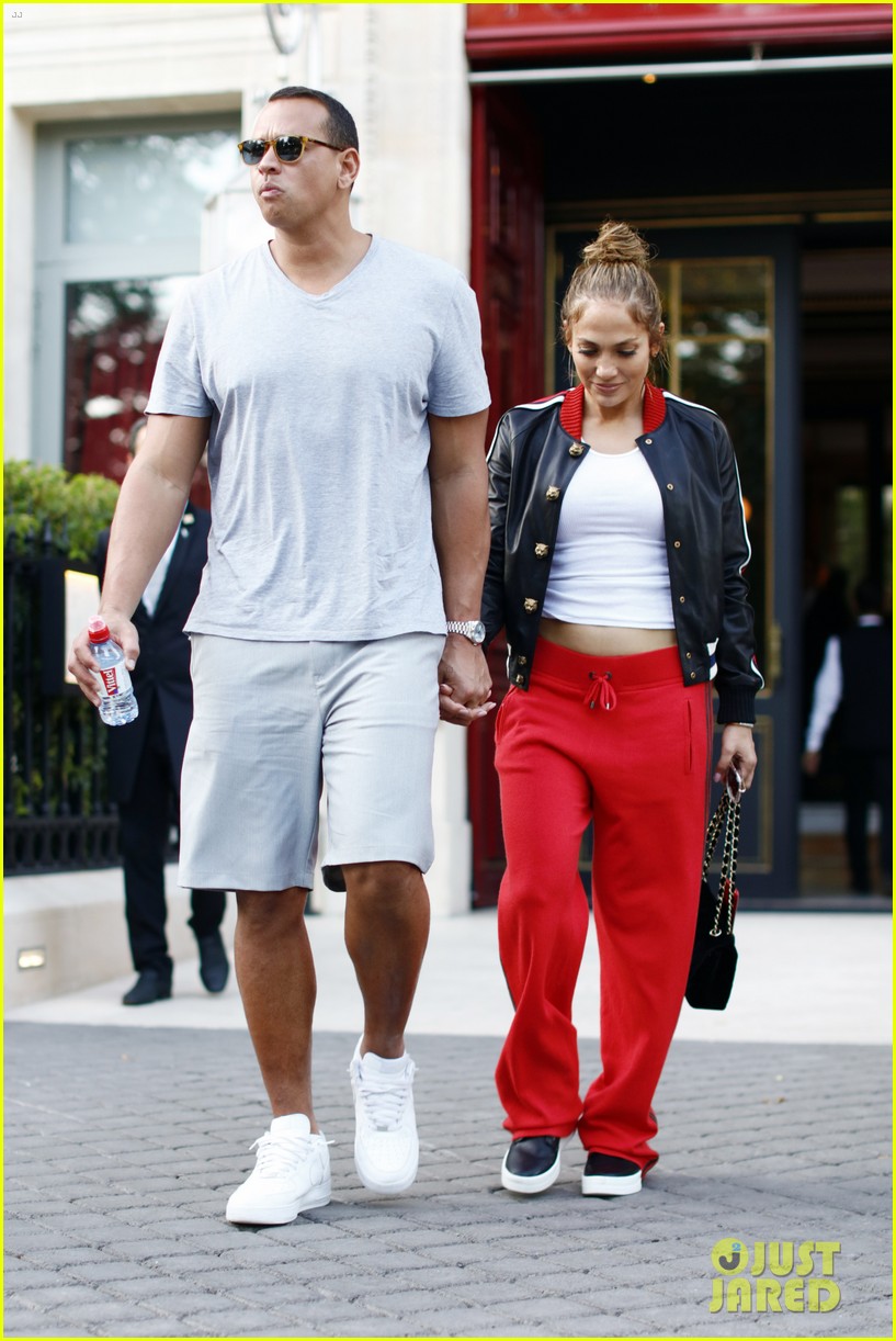 Jennifer Lopez & Alex Rodriguez Have Romantic Ice Cream Date Photo