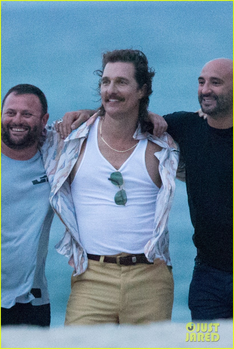 Matthew McConaughey Wraps Filming White Boy Rick In Miami Photo matthew-mcconaughey-wraps-filming-white-boy-rick-in-miami-photo