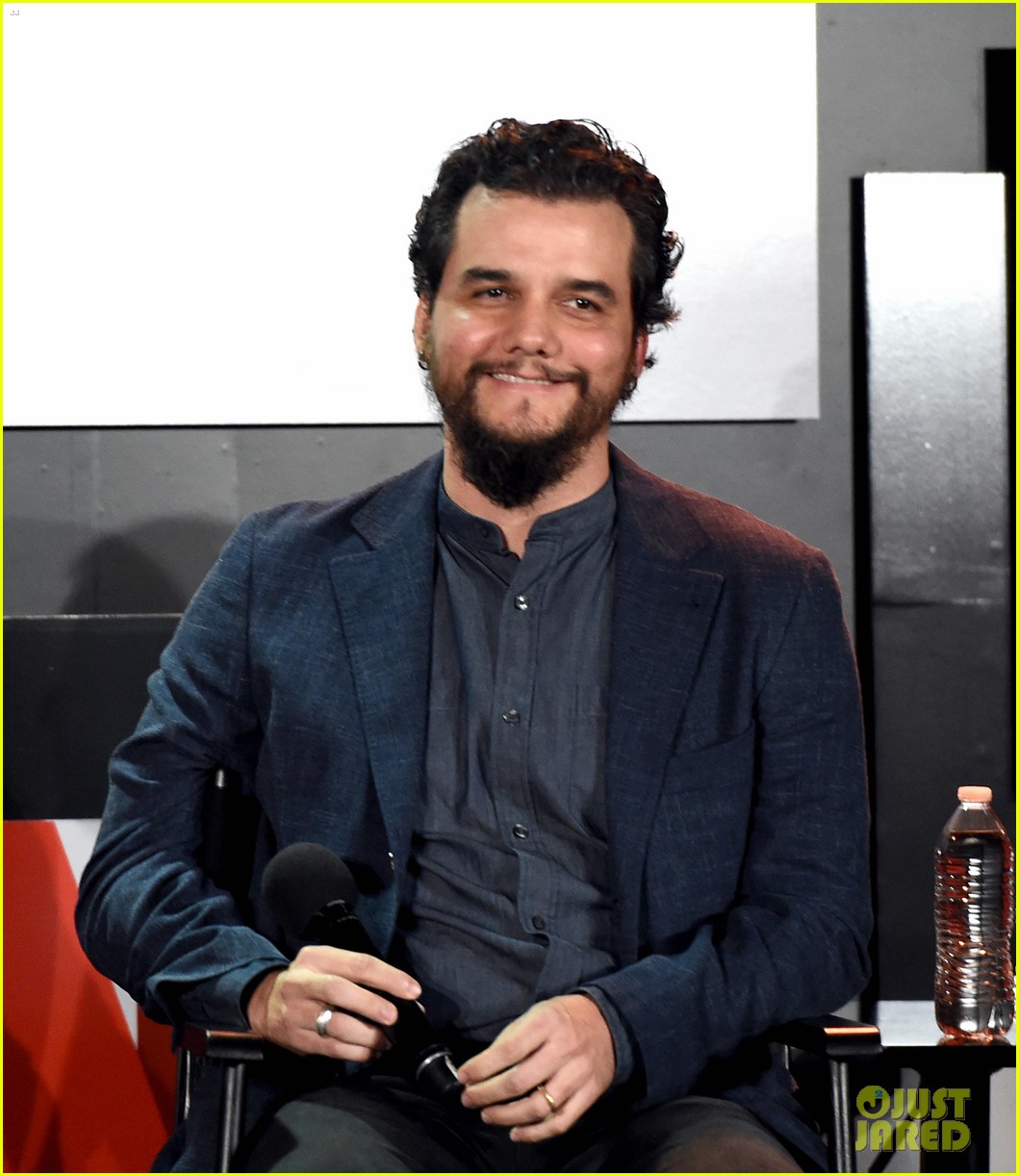 Wagner Moura Had To Learn How To Speak Spanish To Play Pablo Escobar Wagner Moura Had To Learn How To Speak Spanish To Play Pablo Escobar