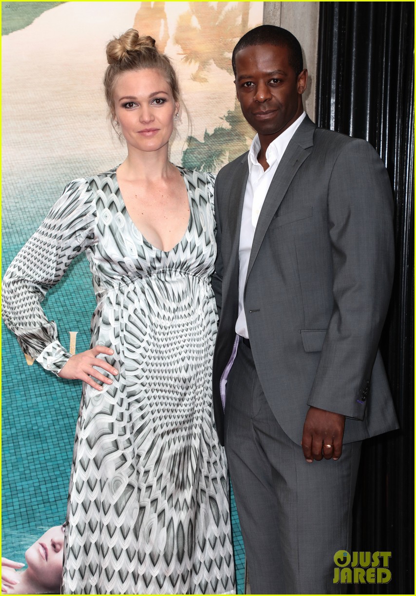 Pregnant Julia Stiles Cradles Baby Bump at TV Launch Event! Photo
