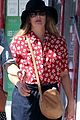 drew barrymore helps cameron diaz shop for new furniture 06