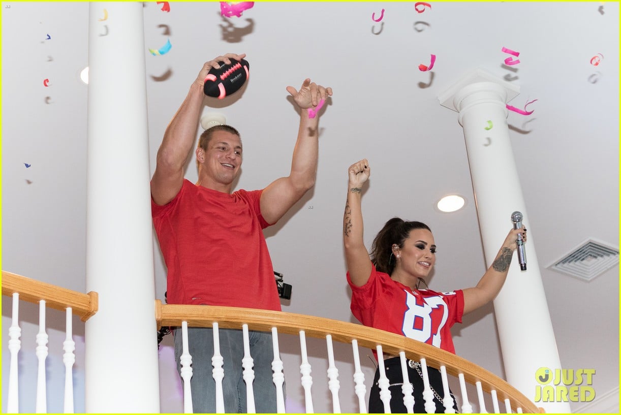 Demi Lovato Kicks Off Her House Party Tour With Rob Gronkowski! Photo