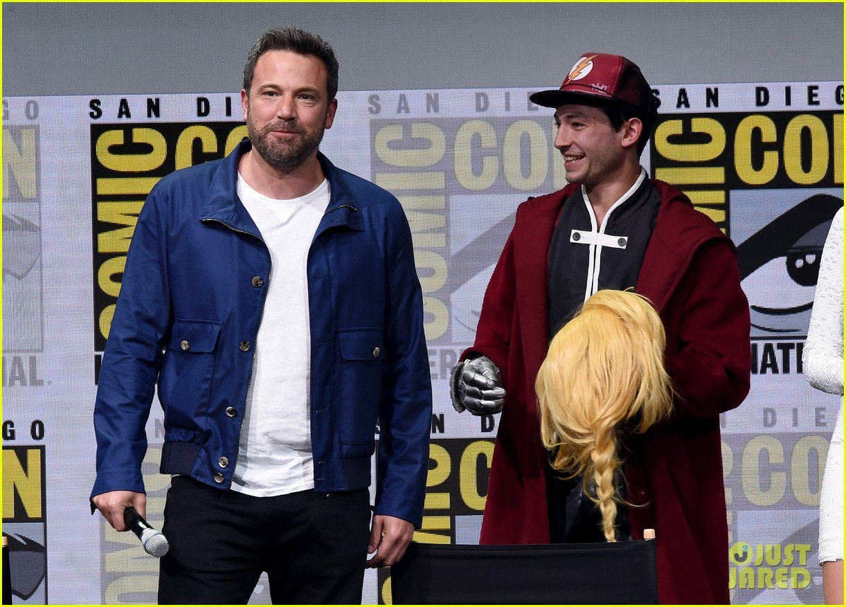 Gal Gadot, Ben Affleck, & 'Justice League' Cast Meet Fans at ComicCon