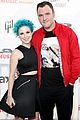 paramores hayley williams splits from husband chad gilbert 01