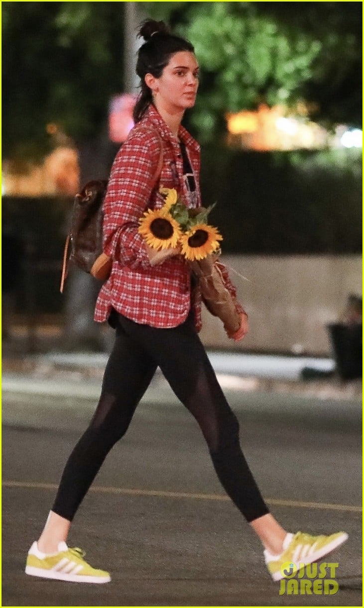 Kendall Jenner Gets Flowers From Rapper Taco After Night Out Photo