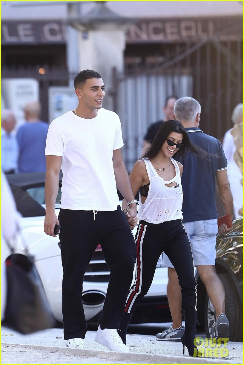 Kourtney Kardashian & Boyfriend Younes Bendjima Hold Hands in St