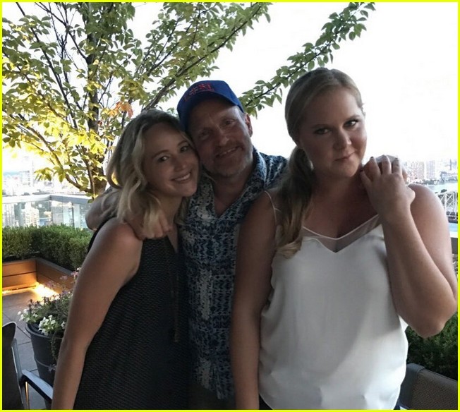 Jennifer Lawrence & Amy Schumer Reunite, Post Photo with Woody Harrelson! Photo 3925829