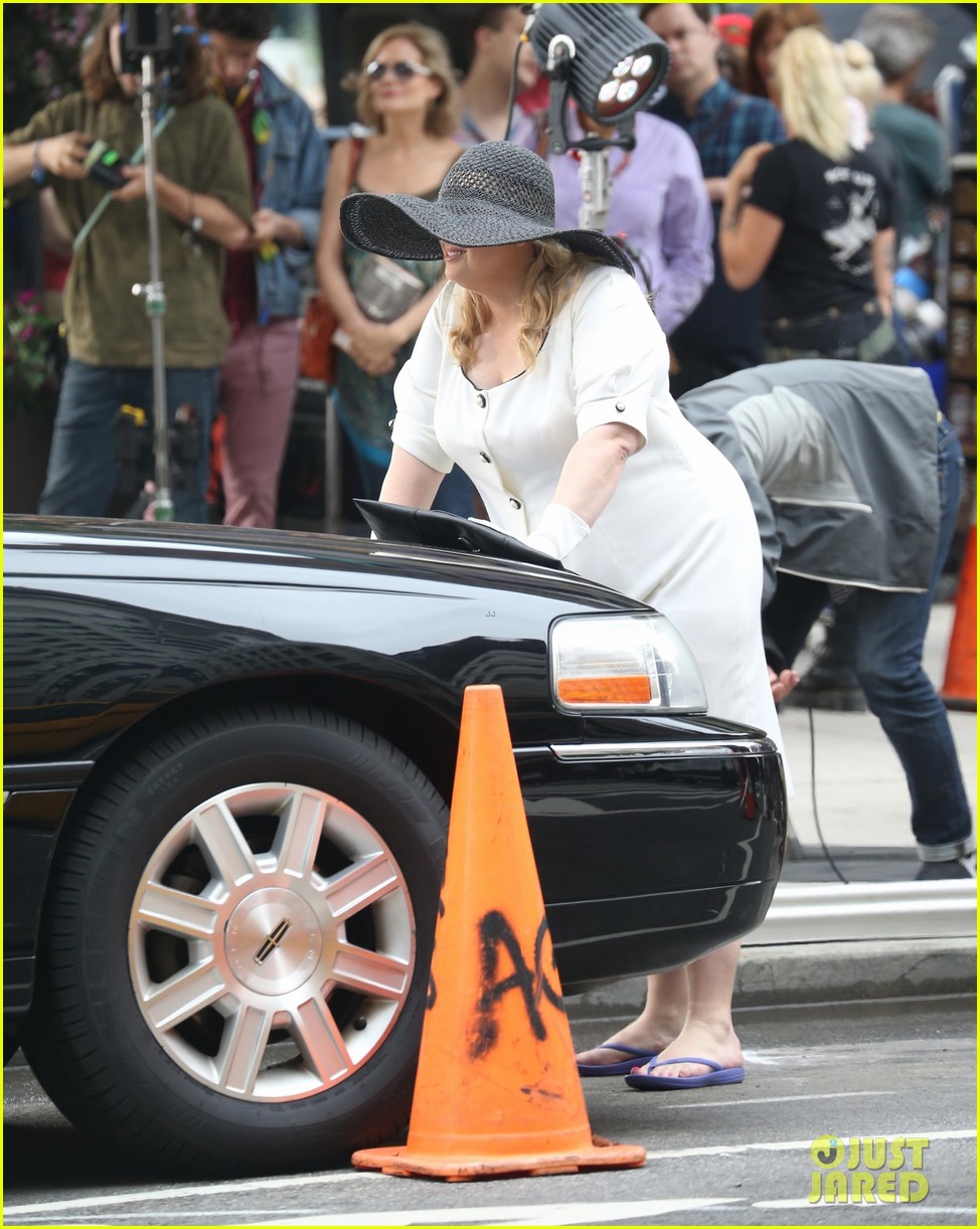 Liam Hemsworth & Rebel Wilson Channel 'Pretty Woman' While Filming 'Isn