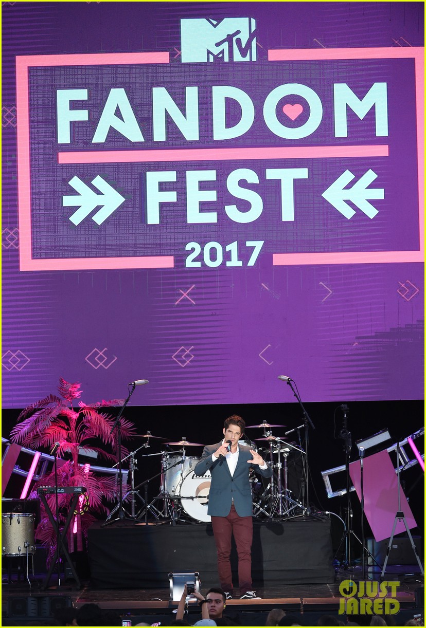 Tyler Posey Is the Host with the Most at MTV Fandom Fest! Photo