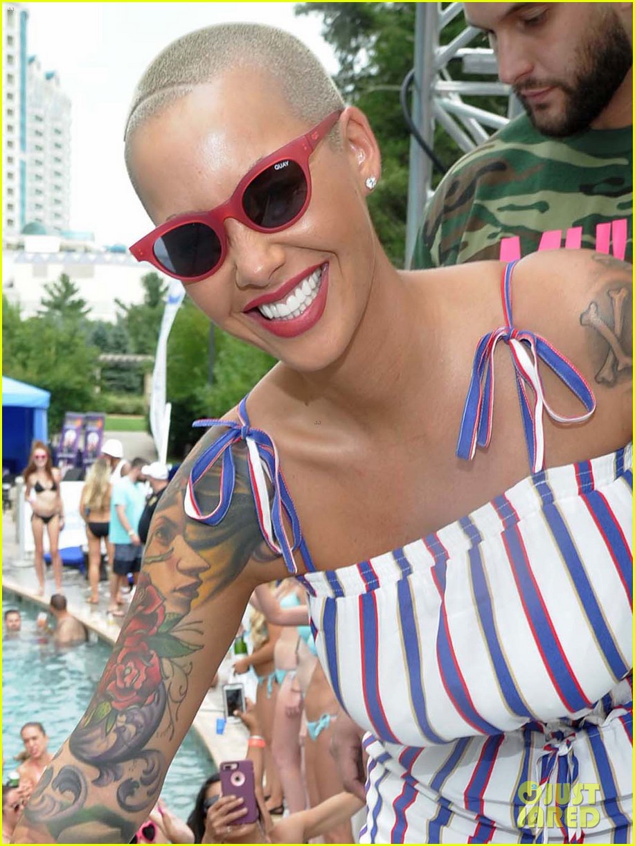 Amber Rose Hosts Liquid Sunday Party in Connecticut Photo 3933057