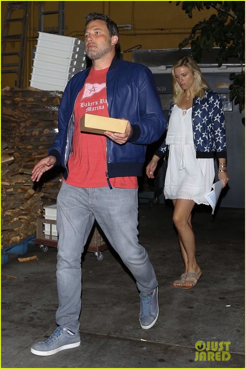 Ben Affleck & Girlfriend Lindsay Shookus Enjoy a Dinner Date in LA