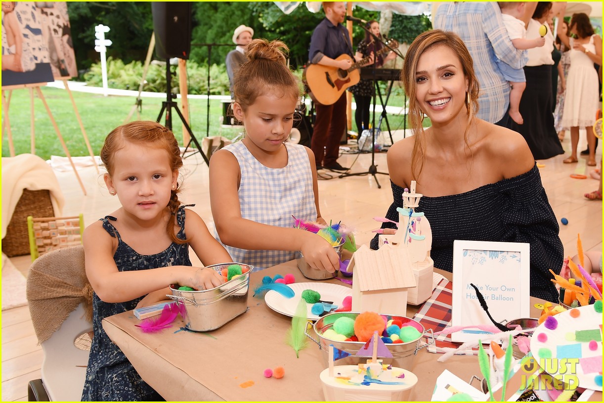 Jessica Alba's Daughters Honor & Haven Look So Grown Up at Honest