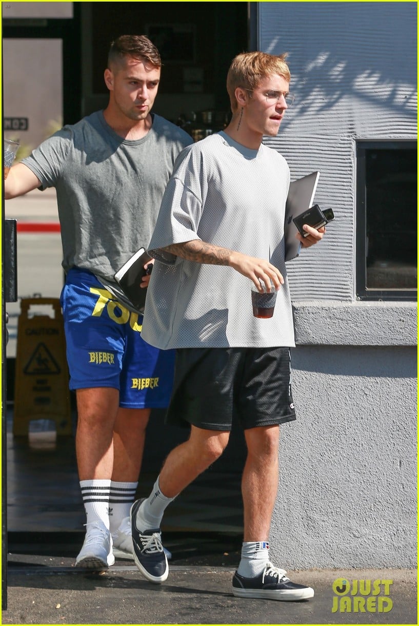 Justin Bieber Sings & Dances to Australian Worship Band (Video) Photo