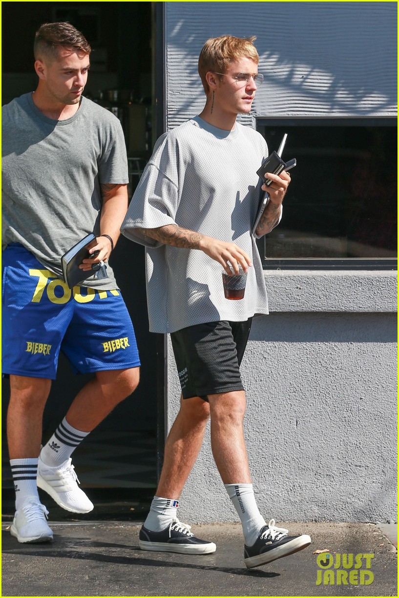 Justin Bieber Sings & Dances to Australian Worship Band (Video) Photo