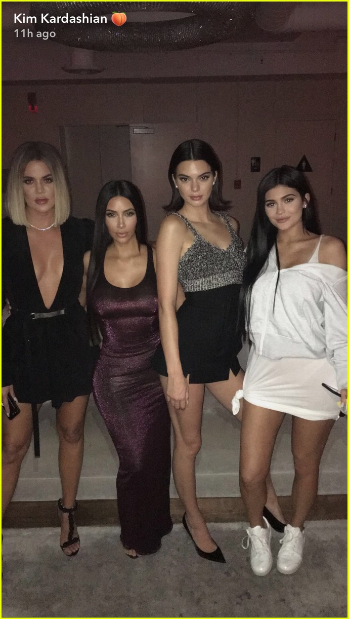Kylie Jenner's Family Throws Her a Surprise 20th Birthday Party Photo(02)